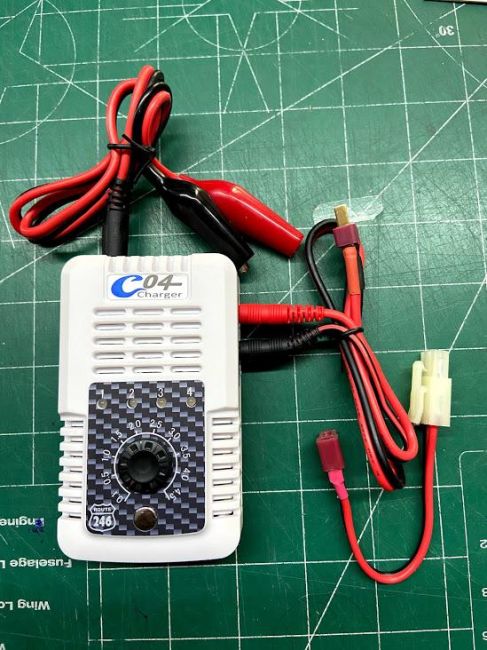 Carregador C-04 Li-Po DC 1-4 Cell 0.1-4.5A Route R246