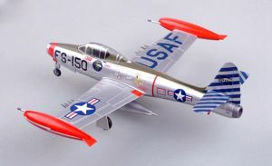 Easy model 37109 F-84E49-2105, Was Assigned To The 22Nd Fighter Bomber Squadron 1/72