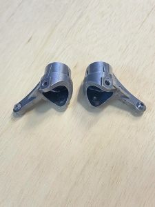 Kyosho If221 Knuckle Arm L&R (IF6B) Juntas de direção de alumínio Kyosho (2) USADO