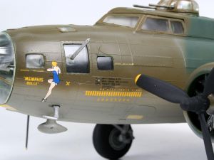 Revell 04297 B-17F Memphis Belle - 1/48 Kit para Montar