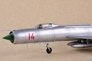 Soviet Su-11 Fishpot 1/48 Kit De Montar Trumpeter 02898