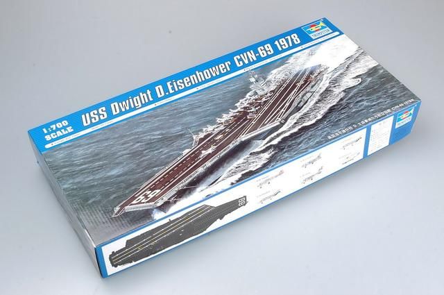 USS Dwight D.Eisenhower CVN-69 1978 1/700 Kit De Montar Trumpeter 05739
